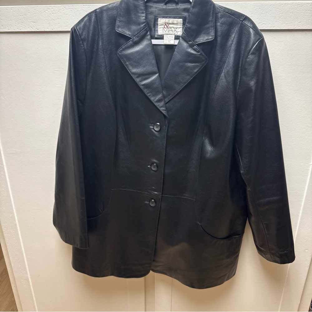 Madison & Max 1X Leather Coat Button Pockets